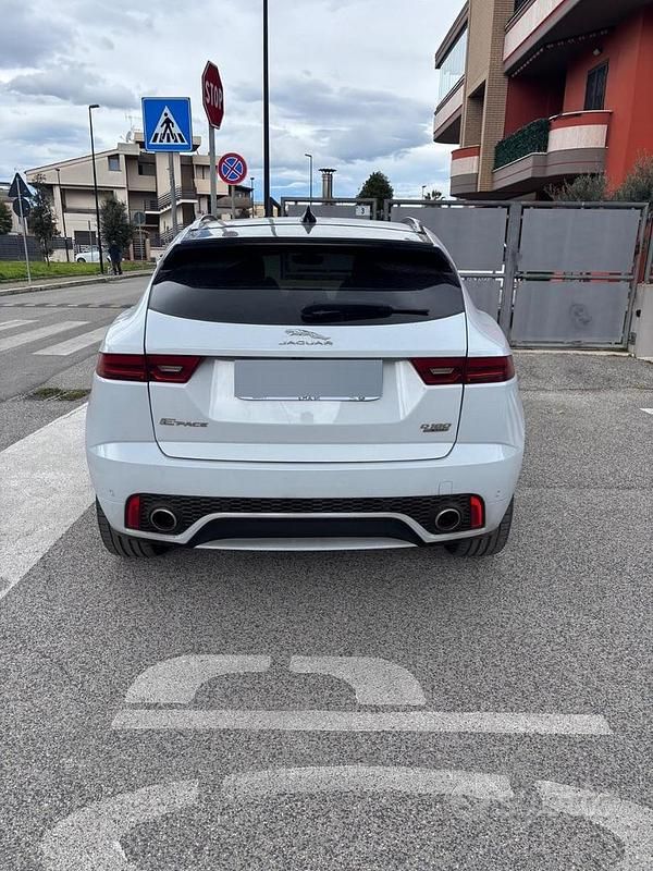 Usata Jaguar E-Pace R-Dynamic 180 CV (132 kW) 2019 Bianco SUV