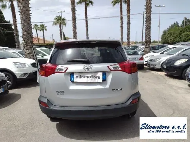 Usata Toyota RAV4 Business Edition 124 CV (91 kW) 2014 Argento SUV