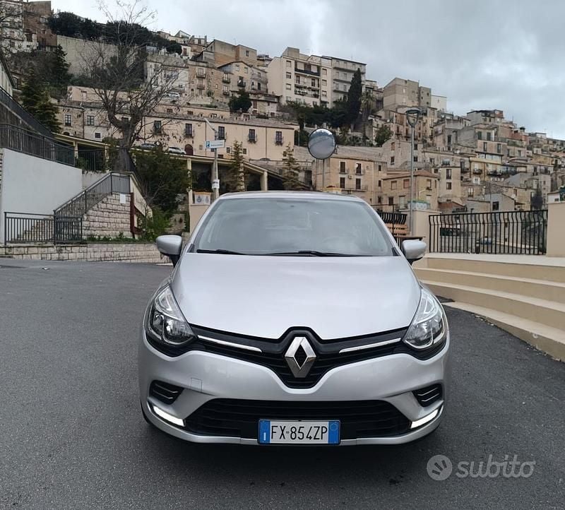 Usata Renault Clio IV Intens 75 CV (55 kW) 2019 Grigio Berlina
