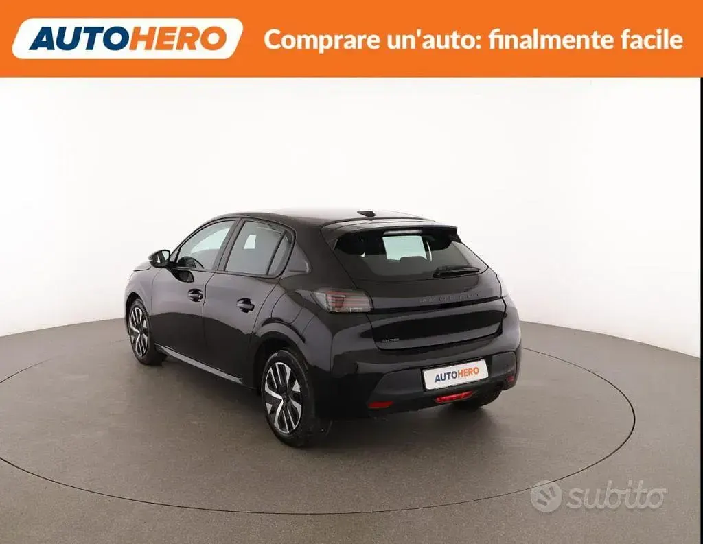 Usata Peugeot 208 Active 75 CV (55 kW) 2024 Nero Utilitaria