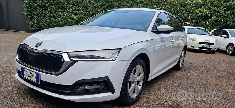 Bianco Usata 2023 Skoda Octavia SportLine Station wagon | 14.990 € (Ottimo prezzo) - Immagine 1/4