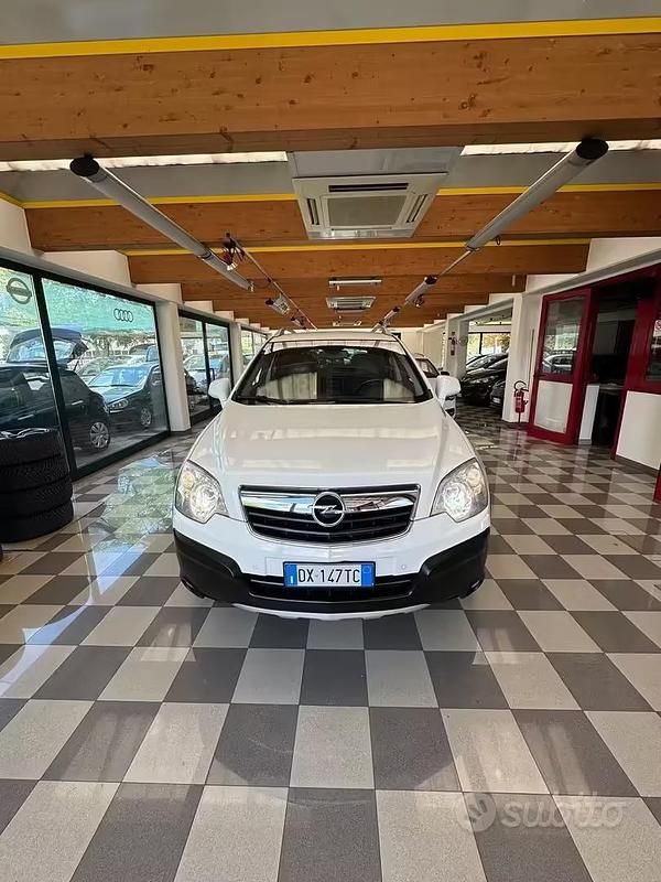 Usata Opel Antara 150 CV (110 kW) 2009 Bianco SUV