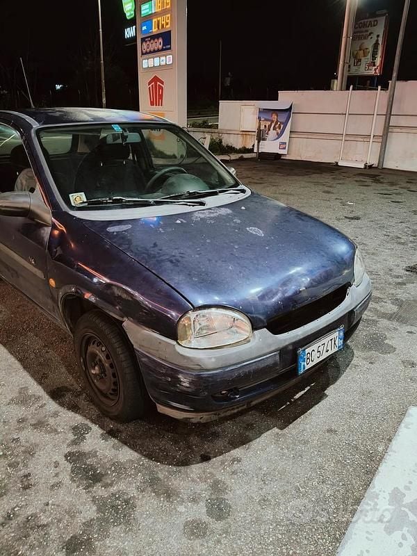 Usata Opel Corsa 54 CV (39 kW) 1999 Utilitaria