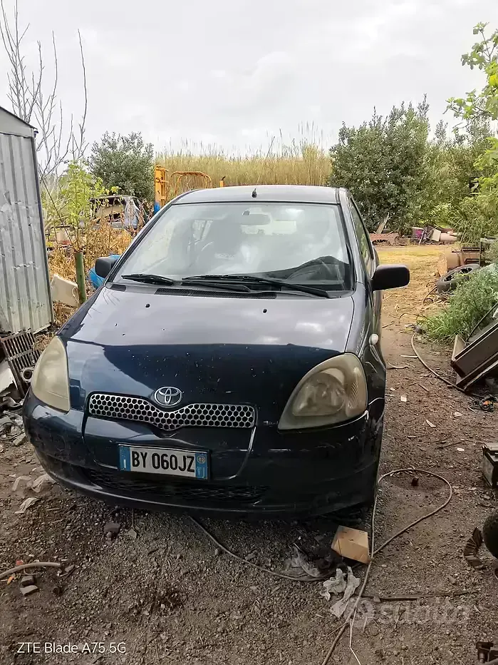 Usata Toyota Yaris 75 CV (55 kW) 2002 Blu Berlina