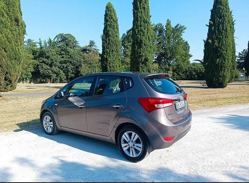 Usata Hyundai ix20 Style 90 CV (66 kW) 2012 Marrone Utilitaria