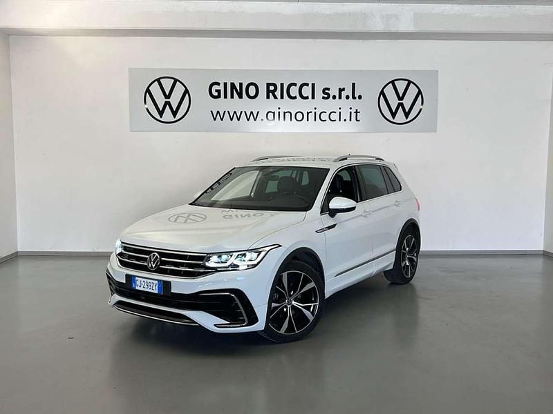 Bianco Usata 2022 VW Tiguan R-line SUV | 29.000 € (Buon prezzo) - Immagine 1/4