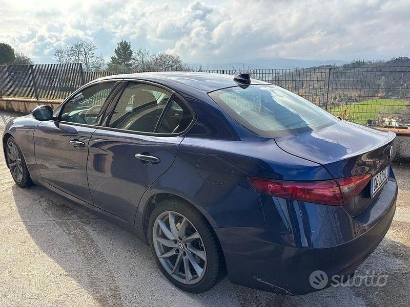 Usata Alfa Romeo Giulia Sprint 160 CV (117 kW) 2021 Blu Berlina