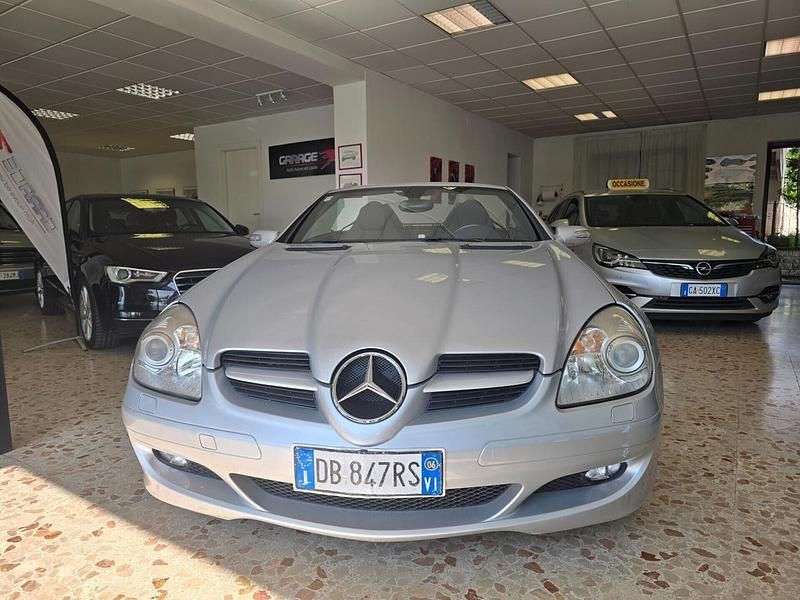 Usata Mercedes SLK200 163 CV (119 kW) 2006 Argento Cabrio