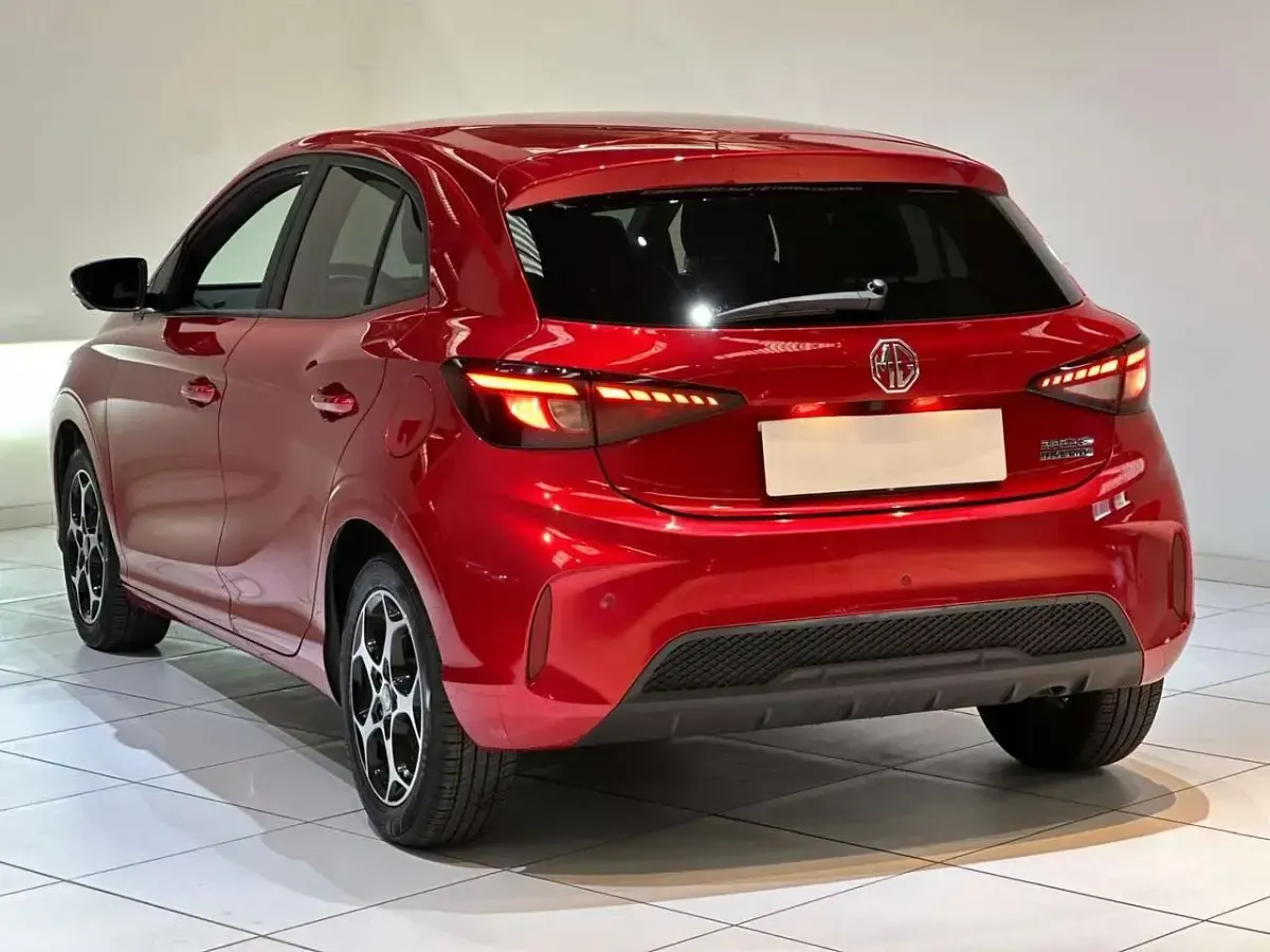 Usata MG MG3 Luxury 194 CV (142 kW) 2024 Rosso Utilitaria
