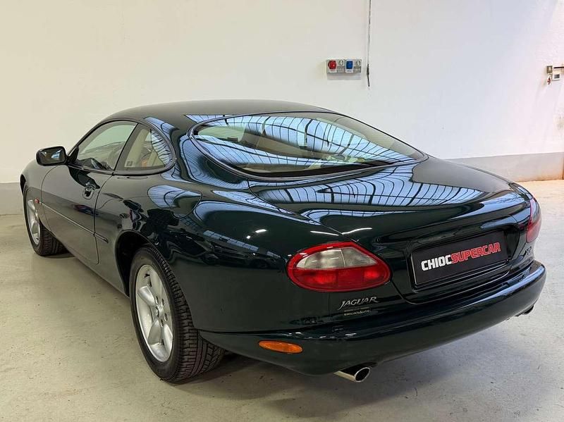 Usata Jaguar XK8 284 CV (208 kW) 1997 Verde Coupé