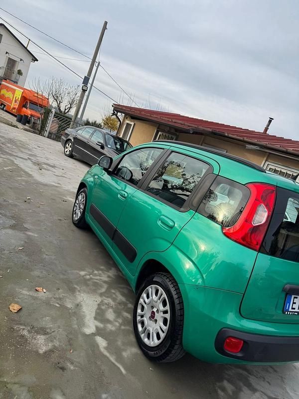 Usata Fiat Panda Lounge 69 CV (50 kW) 2015 Verde Berlina