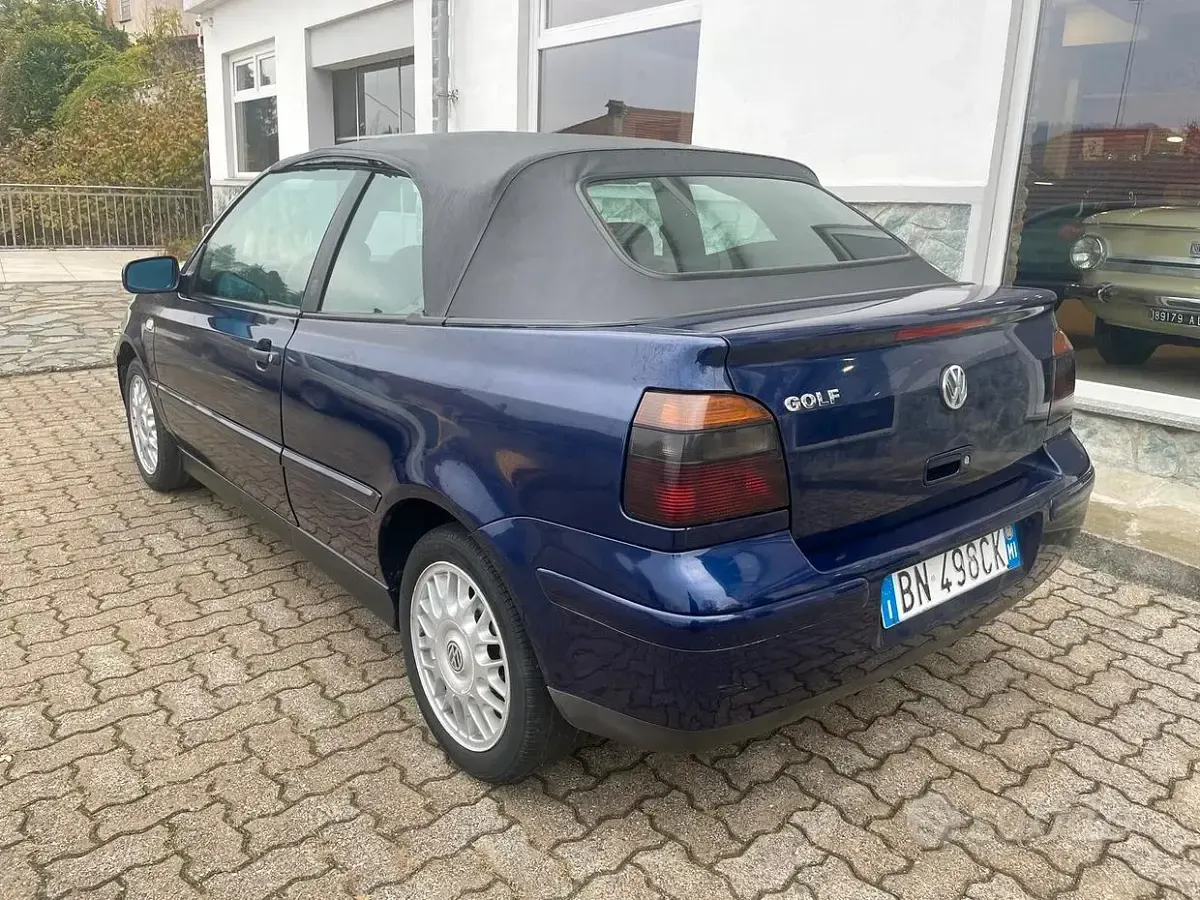 Usata VW Golf 101 CV (74 kW) 1999 Blu Cabrio
