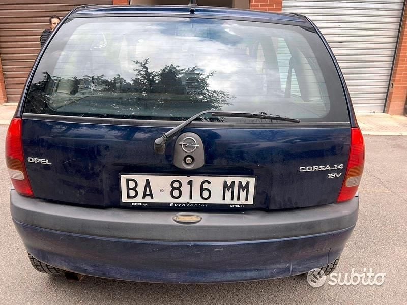 Usata Opel Corsa 90 CV (66 kW) 1998 Blu Utilitaria