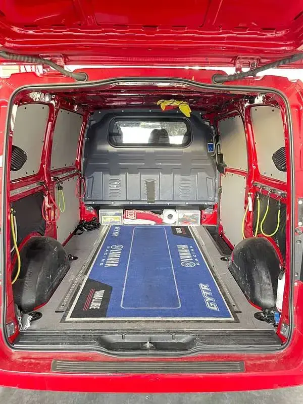 Usata Mercedes Vito 136 CV (100 kW) 2017 Rosso Furgone