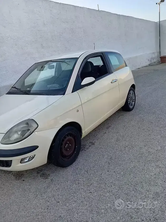 Usata Lancia Ypsilon 80 CV (58 kW) 2006 Giallo Utilitaria