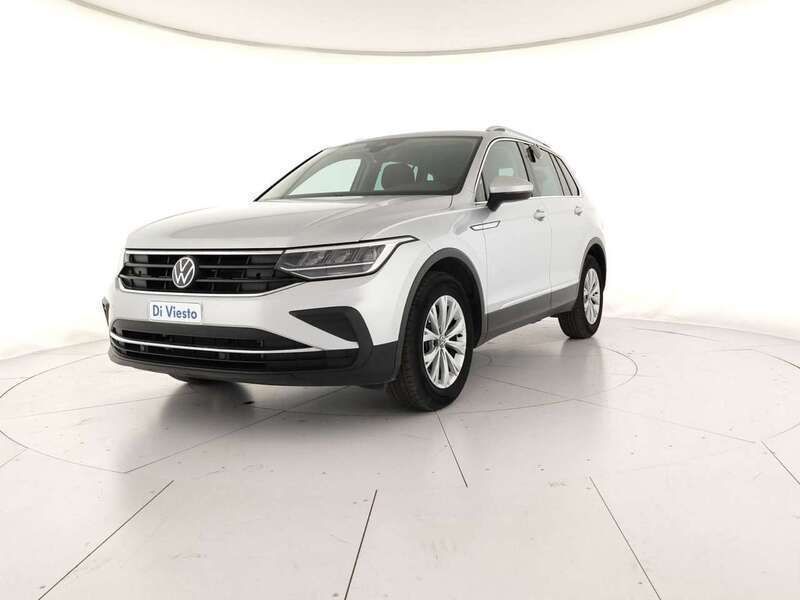Reflex silver metallizzato Usata 2023 VW Tiguan Life SUV | 28.500 € (Ottimo prezzo) - Immagine 1/4
