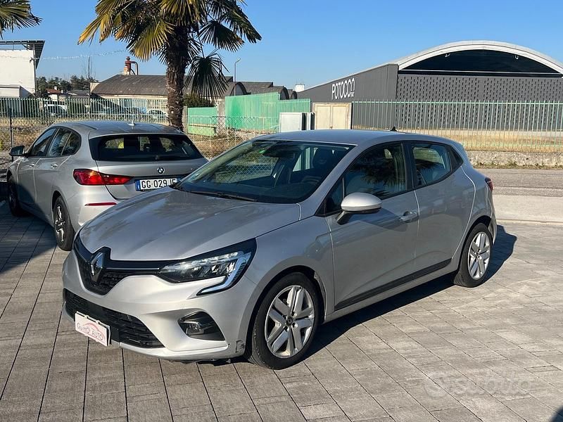 Usata Renault Clio V Business 91 CV (66 kW) 2022 Grigio Berlina