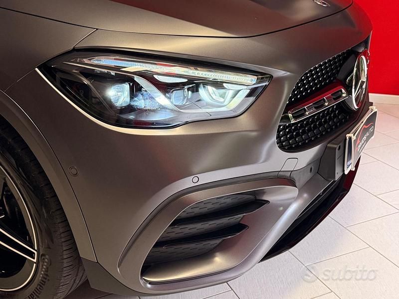 Usata Mercedes GLA200 AMG line 150 CV (110 kW) 2023 Grigio SUV