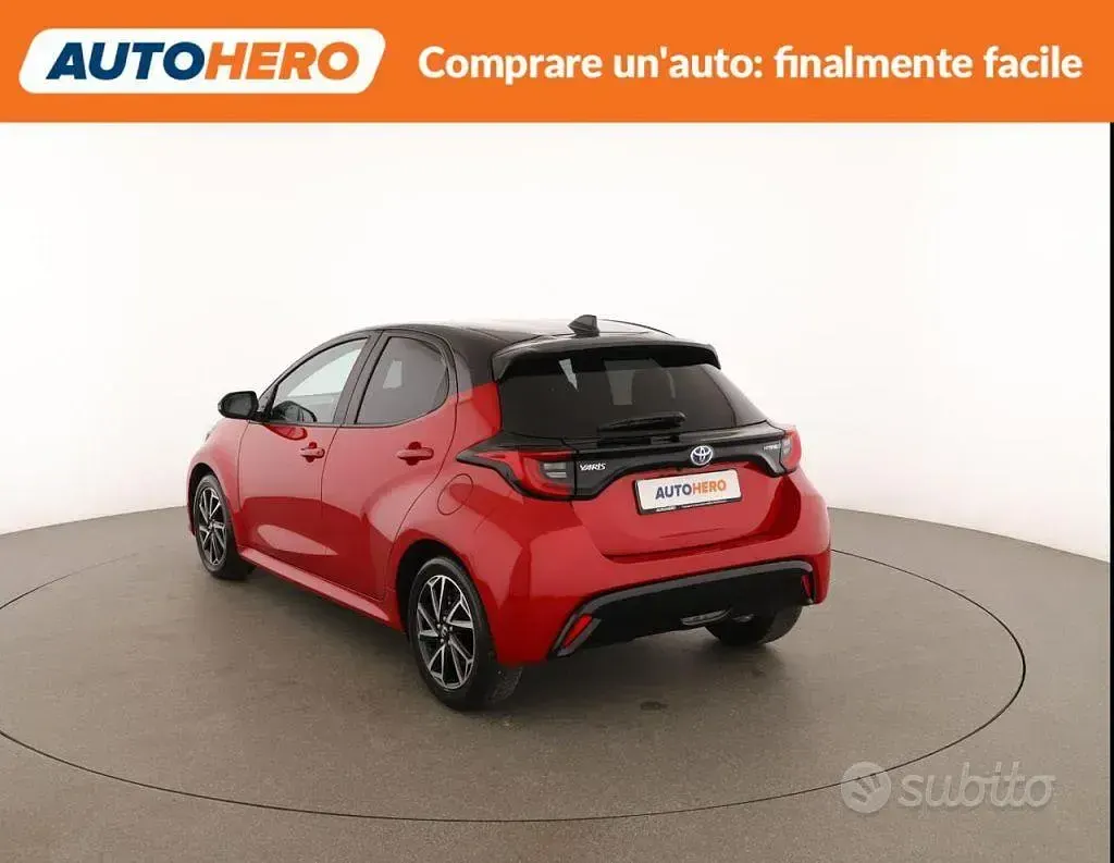 Usata Toyota Yaris Hybrid Style 92 CV (67 kW) 2022 Rosso Berlina