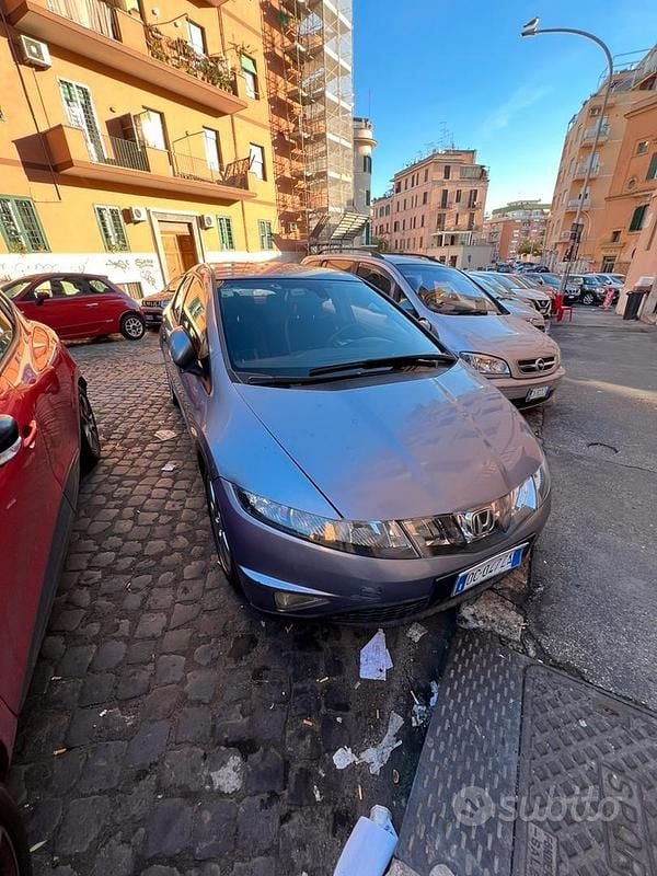 Usata Honda Civic 140 CV (102 kW) 2006 Berlina