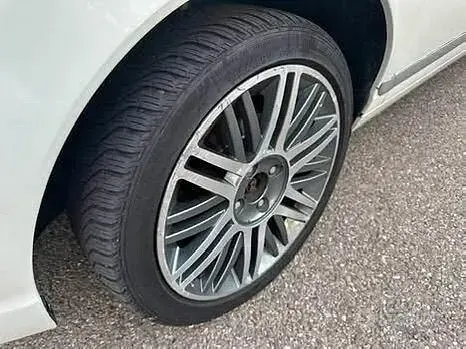 Gebraucht Lancia Ypsilon 77 PS (56 kW) 2010 Weiß Kleinwagen