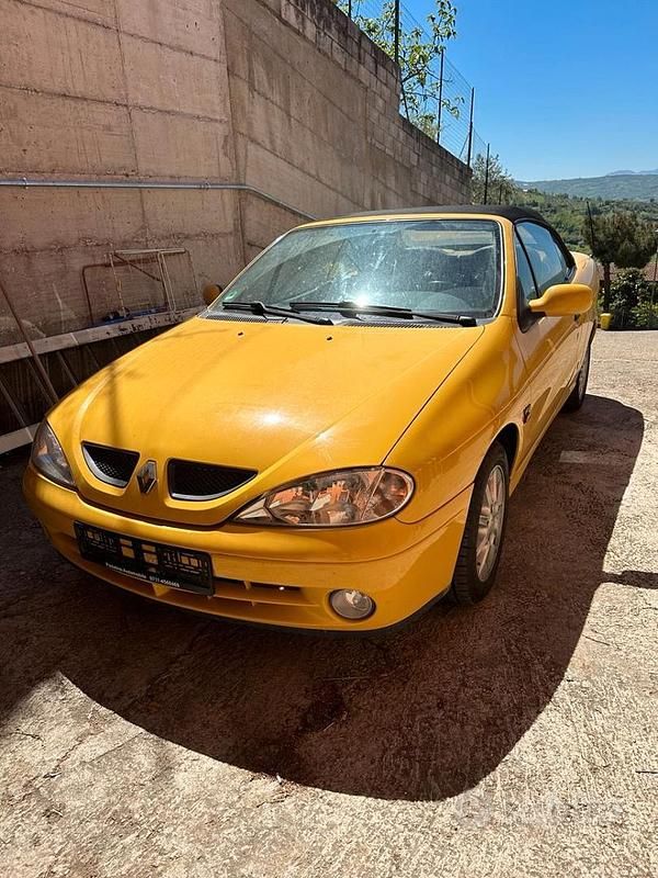 Usata Renault Mégane Cabriolet 107 CV (78 kW) 2001 Giallo Cabrio
