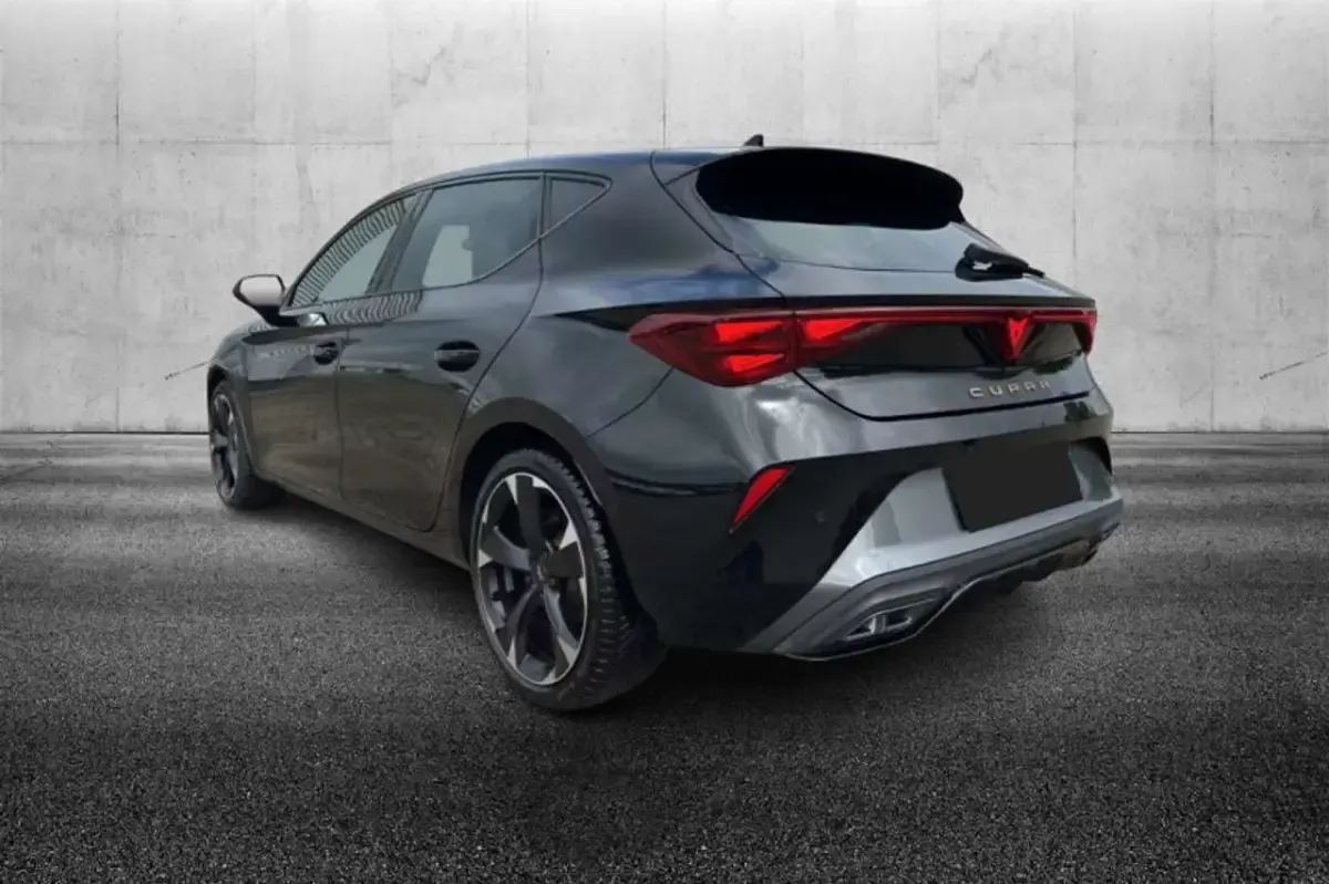Usata Cupra Leon 150 CV (110 kW) 2025 Nero Berlina