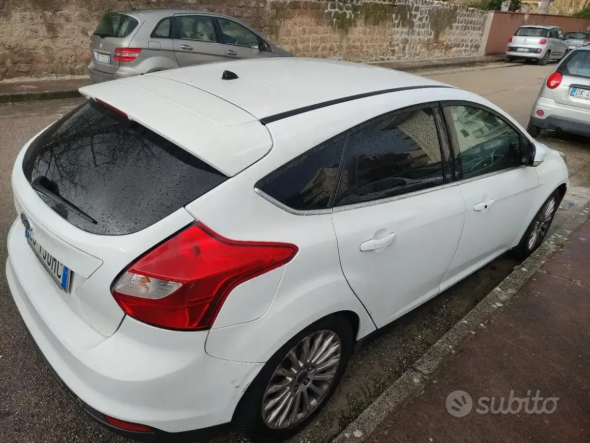 Usata Ford Focus Titanium 115 CV (84 kW) 2011 Bianco Berlina