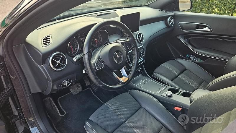 Usata Mercedes CLA200 Shooting Brake Edition 156 CV (114 kW) 2018 Nero Station wagon