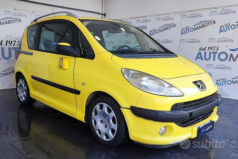 Begagnad Peugeot 1007 70 HK (51 kW) 2006 Gul Minibuss