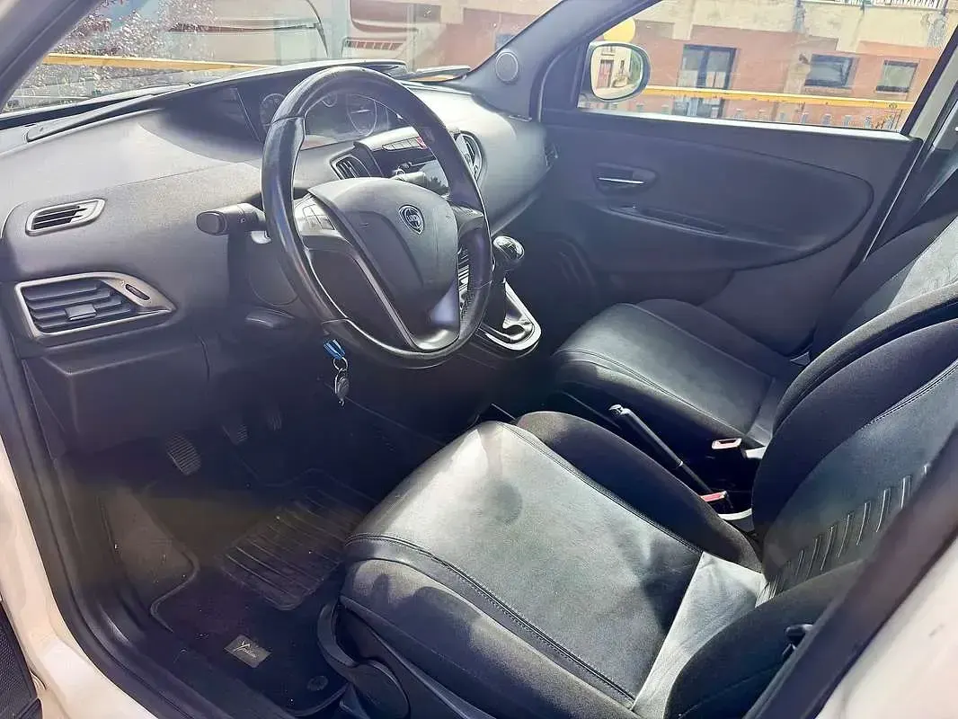 Usata Lancia Ypsilon S 95 CV (69 kW) 2011 Bianco Utilitaria
