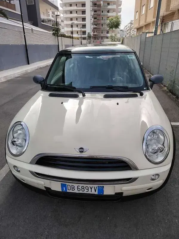 Usata Mini One D 88 CV (64 kW) 2006 Bianco Utilitaria