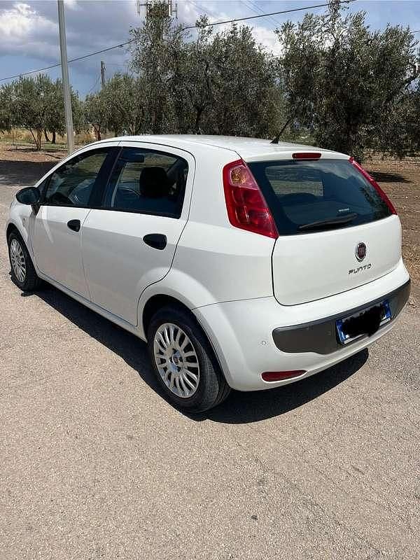 Usata Fiat Grande Punto 86 CV (63 kW) 2015 Bianco Utilitaria