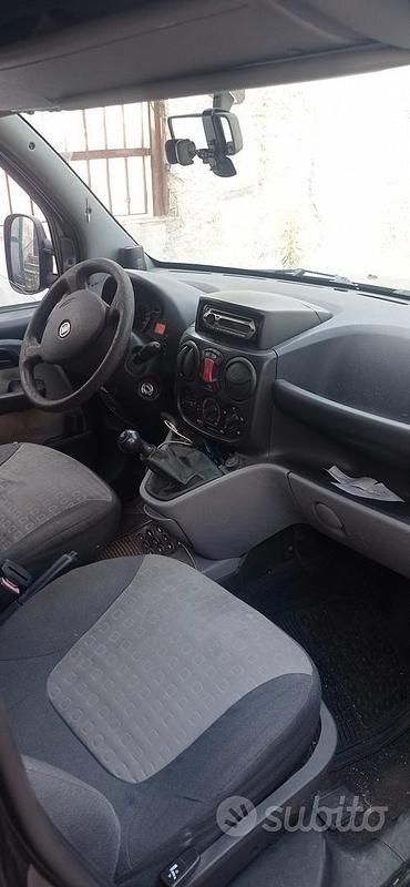 Usata Fiat Doblò 75 CV (55 kW) 2008 Grigio Monovolume