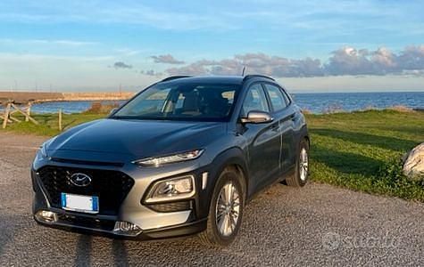 Grigio Usata 2019 Hyundai Kona SUV | 8000 € (Buon prezzo) - Immagine 1/4