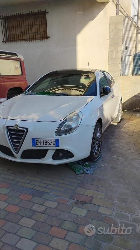 Occasion Alfa Romeo Giulietta 175 ch (128 kW) 2011 Blanc Berline