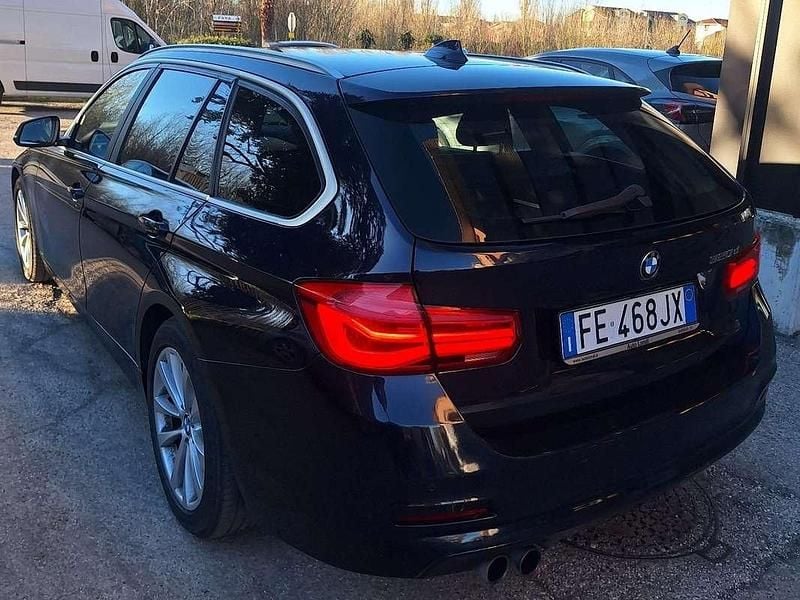 Usata BMW 320 Advantage 190 CV (139 kW) 2016 Blu/azzurro Berlina