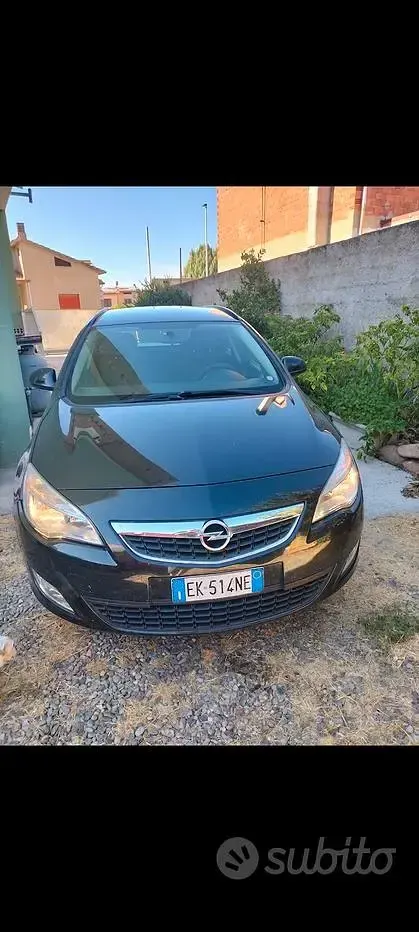 Usata Opel Astra 60 CV (44 kW) 2012 Nero Station wagon