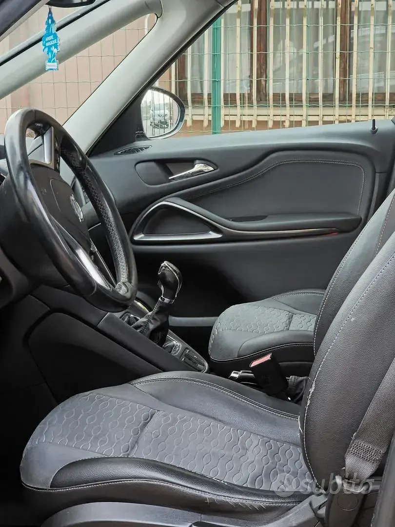 Usata Opel Zafira Tourer 150 CV (110 kW) 2012 Grigio Monovolume