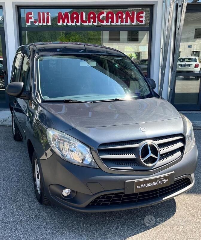 Grigio scuro Usata 2016 Mercedes Citan 109 Monovolume | 10.500 € (Buon prezzo) - Immagine 1/4