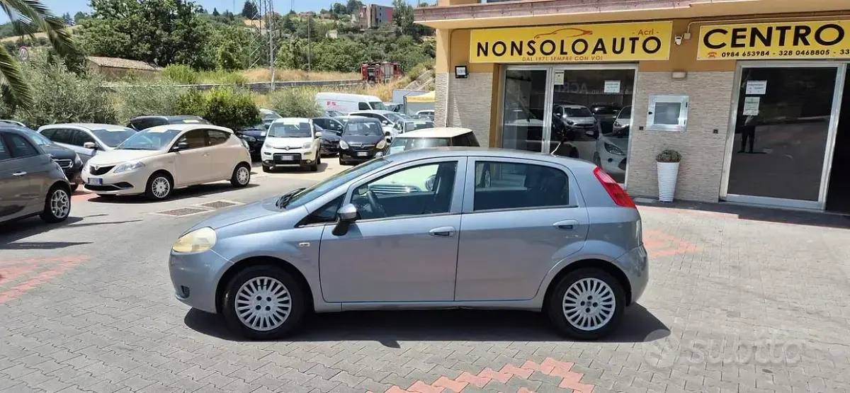 Usata Fiat Grande Punto Dynamic 90 CV (66 kW) 2006 Grigio Utilitaria