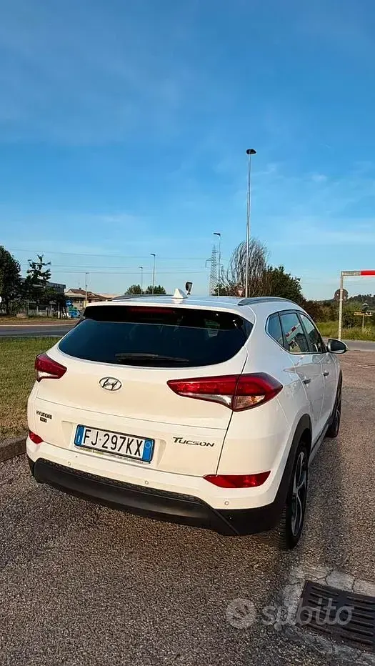 Usata Hyundai Tucson Xpossible 141 CV (103 kW) 2017 Bianco SUV