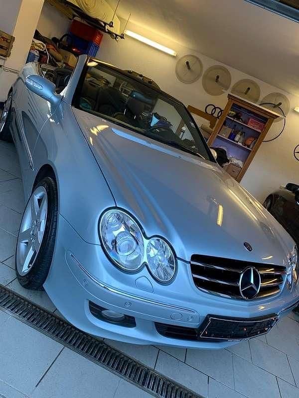 Käytetty Mercedes CLK320 Avantgarde 224 HP (164 kW) 2007 Avoauto