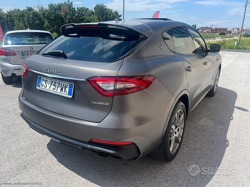 Usata Maserati Levante 350 CV (257 kW) 2019 Grigio SUV