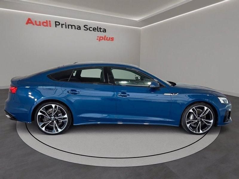 Nuova Audi A5 Sportback S-Line 204 CV (150 kW) 2025 Blu ascari metallizzato Utilitaria