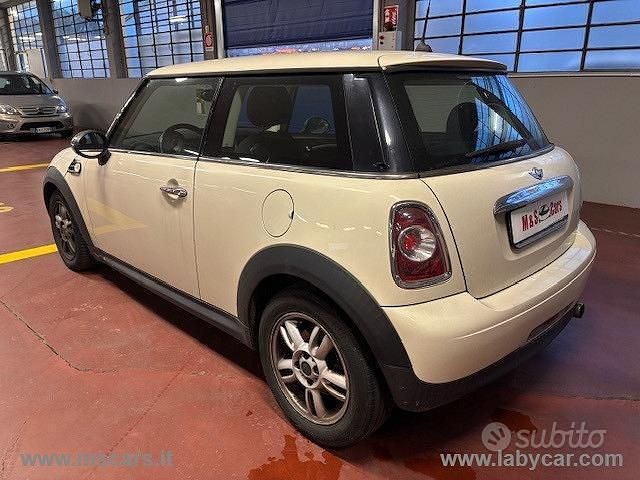 Usata Mini ONE 97 CV (71 kW) 2010 Beige Utilitaria