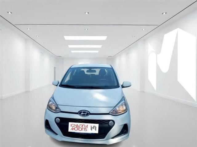 Bianco Usata 2019 Hyundai i10 Due volumi | 8100 € (Ottimo prezzo) - Immagine 1/4