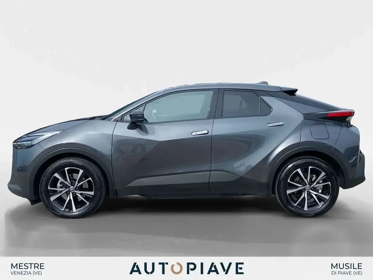 Usata Toyota C-HR Trend 223 CV (164 kW) 2025 Grigio SUV