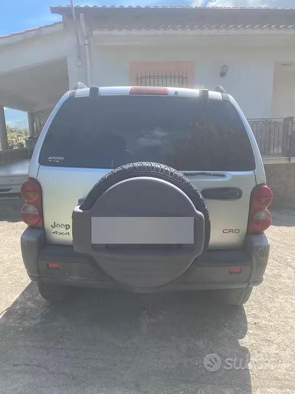 Usata Jeep Cherokee 143 CV (105 kW) 2002 Grigio SUV