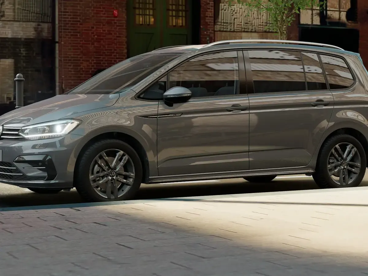 Nuova VW Touran Business 150 CV (110 kW) 2026 Dolphin grey metallizzato Monovolume